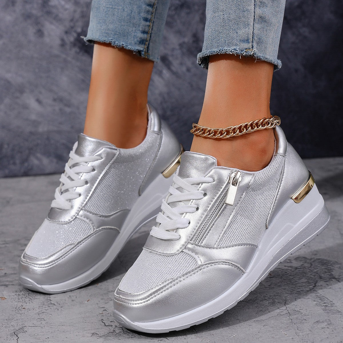 Isa | Fashionable Sneakers
