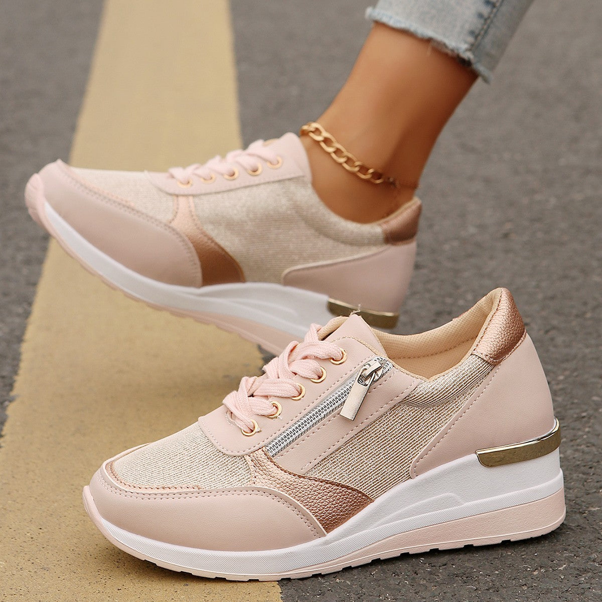 Isa | Fashionable Sneakers